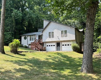 450 Julie Anne Way, Woodstock