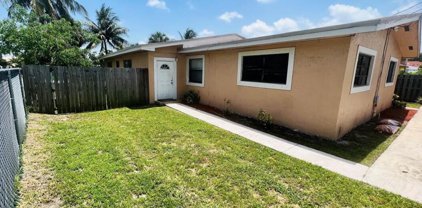 827 NW 27th Terrace, Fort Lauderdale
