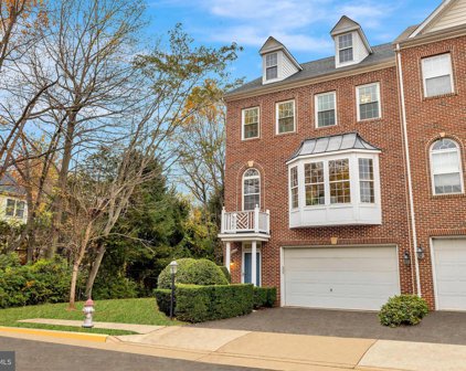 8866 Modano Pl, Fairfax