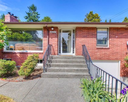 9253 Dibble Avenue NW, Seattle