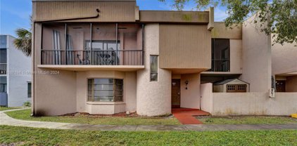 2700 S University Dr Unit #4B, Davie