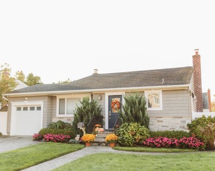 78 Lockwood Avenue, Farmingdale