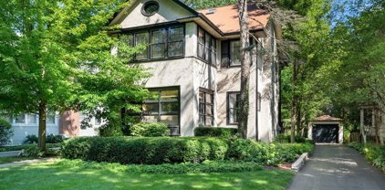 525 Sunset Road, Winnetka