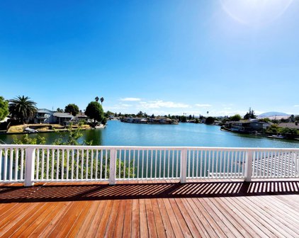 30 N Lake Circle, Antioch