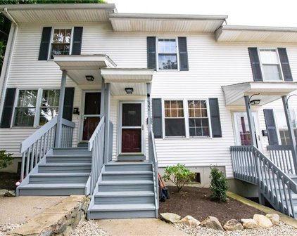 232 Dunedin Street, Cranston