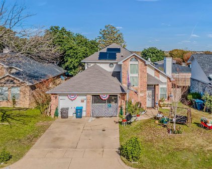 5700 Stone Meadow  Lane, Fort Worth