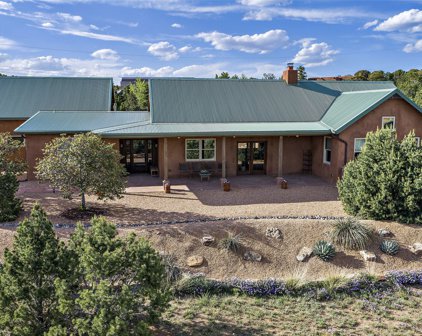 717 Calle De Leon, Santa Fe