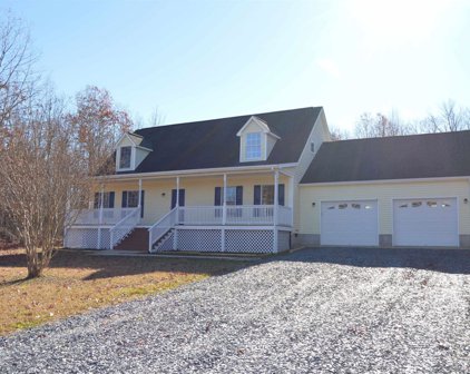 142 Sharps Creek Dr, Scottsville