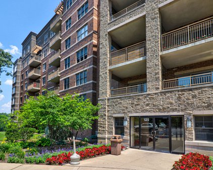 125 Lakeview Drive Unit #601, Bloomingdale