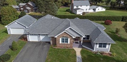 6 Kozera Ave, Hadley