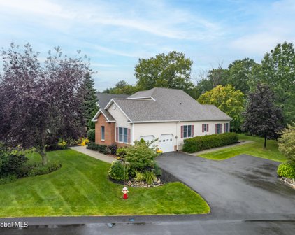 76 Cheshire Way, Loudonville