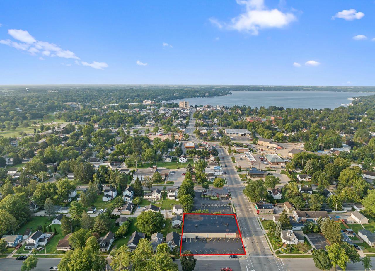 www.lakegenevaarearealty.com