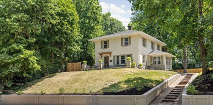 5207 N Capitol Avenue, Indianapolis