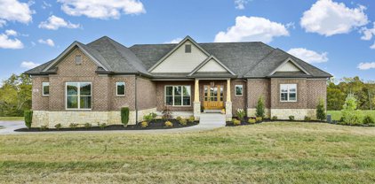 660 S Stallard Dr, Shelbyville