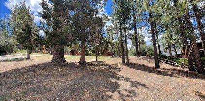 370 Crater Lake Road, Big Bear Lake