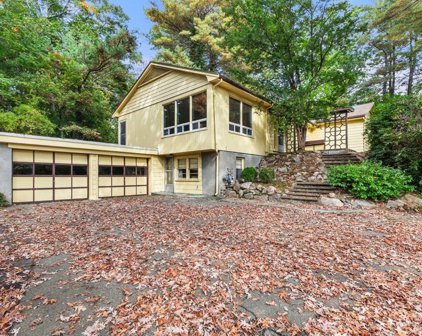 603 Worcester St, Wellesley