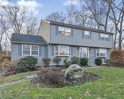 6 Linwood Road, Framingham