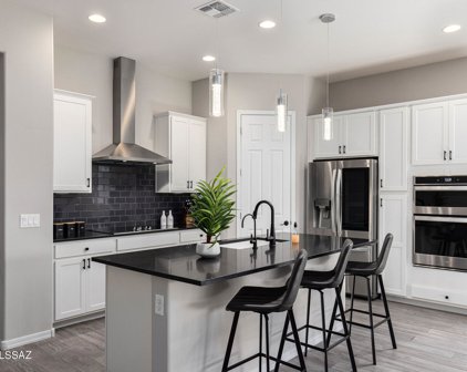 12751 N Lauterbrunnen, Oro Valley