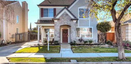 1094 Claremont Dr, Brentwood