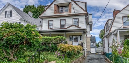 23 Colonial Place, New Rochelle