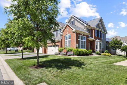 8321 Canyon Oak Dr, Severn