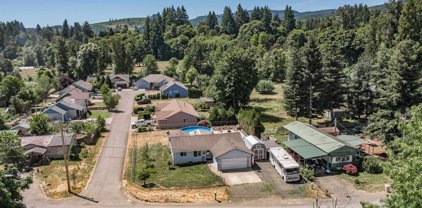 137 Main St, Falls City