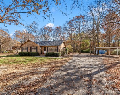 208 Midway  Drive, Indian Trail