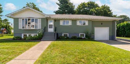 26 Woodland Ave, East Providence