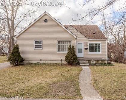 19307 FIVE POINTS, Redford Twp