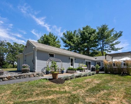 1 Parmenter Rd, Southborough