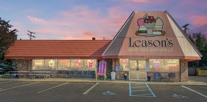 11475 E 13 Mile Rd, Warren