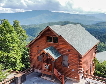 3140 Lakeview Lodge Dr, Sevierville
