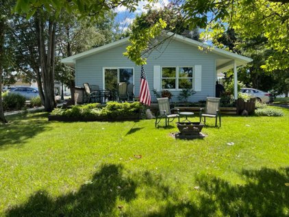310 Lake Drive, Lakeview