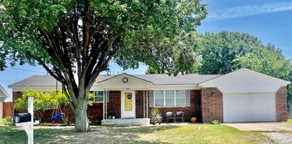 123 Hazelwood Street, Davis