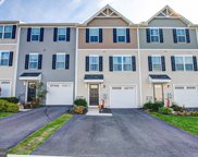 8 Foxwood Dr, Gilbertsville image