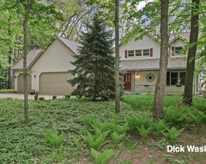 6177 Bayou Trail, Saugatuck