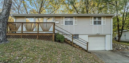 5913 N Garfield Avenue, Gladstone