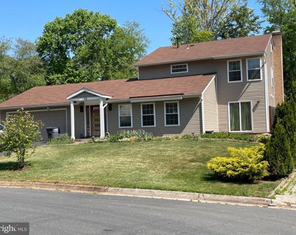 22 Running Brook Ln, Sterling