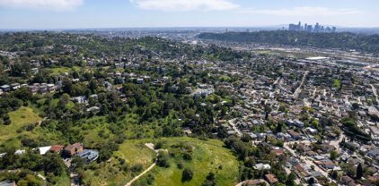2501 El Rosa Drive, Los Angeles