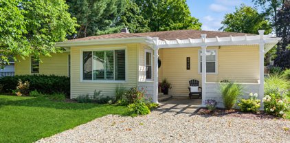8929 Third Street, Baroda