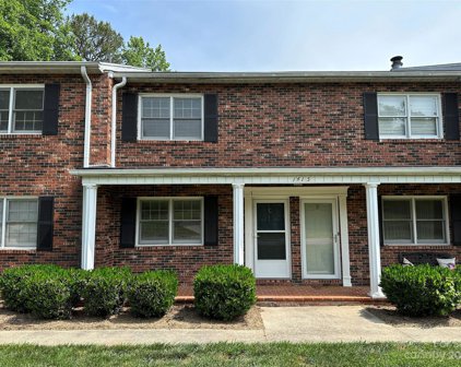 1415 20th Ne Avenue Unit #C, Hickory