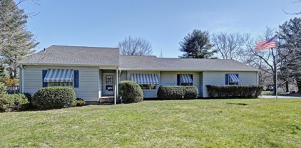 9 Honey Lane, Tinton Falls