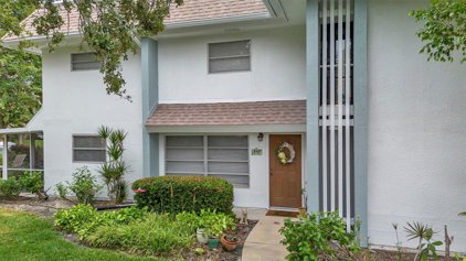 515 Sutton Place Unit T8, Longboat Key