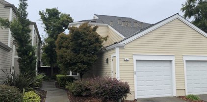 14 Oak Park Dr, Alameda