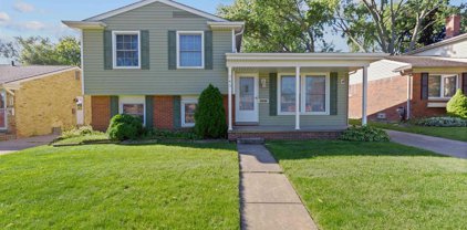 745 W Elmwood, Clawson