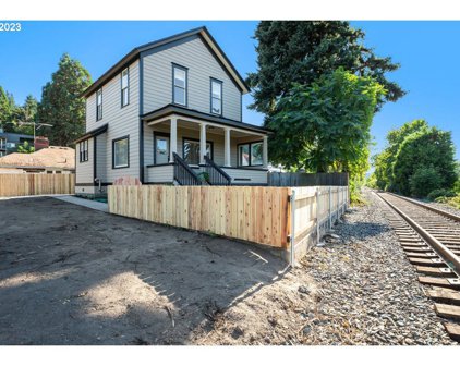 808 1ST ST, Oregon City