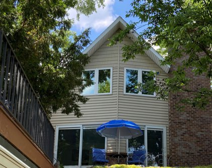 2526 E Shore Drive, Portage