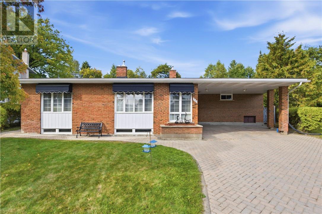 Listing photograph of 79 Lancaster Avenue