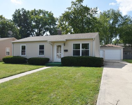 1418 Crestwood Drive, Aurora