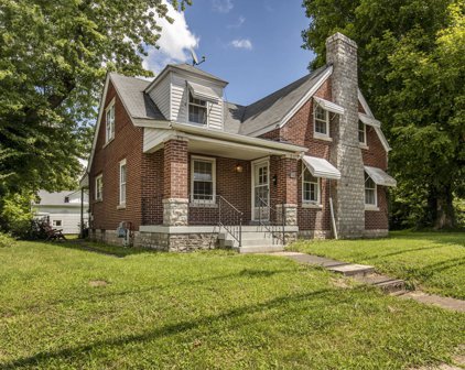 211 N 1st Ave, La Grange